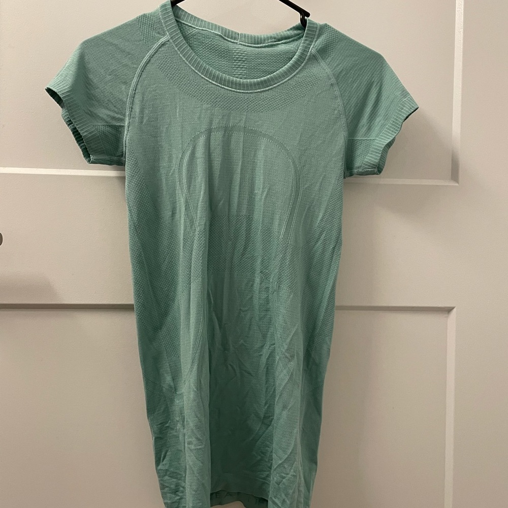 Lululemon swiftly tech top